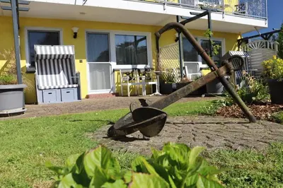 Ein Garten an der Unterkunft Fewo-Seemoewe