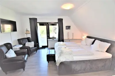 Ein Sitzbereich in der Unterkunft Haus Kaiser Ferienwohnung 7 Deichblick