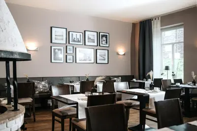 Ein Sitzbereich in der Unterkunft Hotel Kleiner Yachthafen