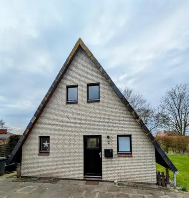 Das Gebäude in dem sich das Ferienhaus befindet