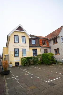 Das Gebäude in dem sich die Ferienwohnung befindet