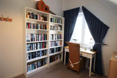 Die Bibliothek in der Ferienwohnung