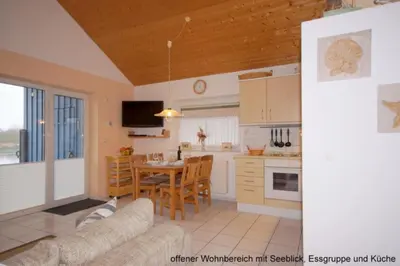 Küche/Küchenzeile in der Unterkunft 4 Personen Ferienhaus mit Kanu, Kaminofen und herrlichem Seeblick in Otterndorf