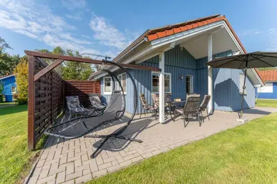 Das Gebäude in dem sich das Ferienhaus befindet