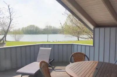 Blick auf einen Fluss in der Nähe des Ferienhauses