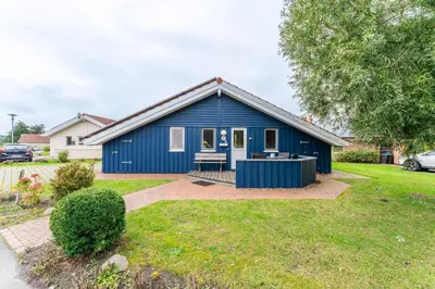 Das Gebäude in dem sich das Ferienhaus befindet