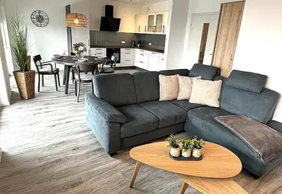 Ein Sitzbereich in der Unterkunft Haus Sturmkieker Whg Njörd