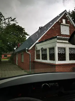 Das Gebäude in dem sich das Ferienhaus befindet