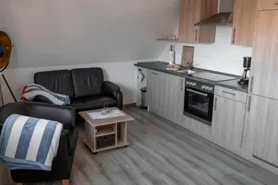 Küche/Küchenzeile in der Unterkunft Noch ´ne Brise Wohnung 3 Blauort