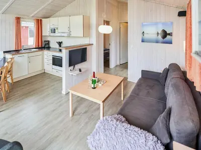 Küche/Küchenzeile in der Unterkunft 4 star holiday home in FRIEDRICHKOOG