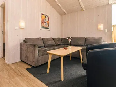 Ein Sitzbereich in der Unterkunft 4 star holiday home in FRIEDRICHKOOG
