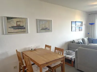 Ein Sitzbereich in der Unterkunft Ferienwohnung Nordseewellen, App 16