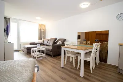 Ein Sitzbereich in der Unterkunft Lord Nelson 218
