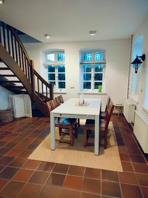 Ein Sitzbereich in der Unterkunft Schleusenwärterhaus am Ostedeich