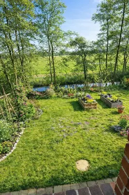 Ein Garten an der Unterkunft Gut Ellernwurth Wremen