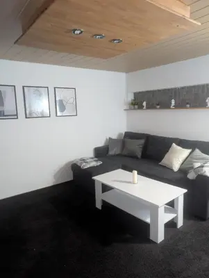 Ein Sitzbereich in der Unterkunft Ferien-Monteurwohnung Brandt-Diekhusen 2