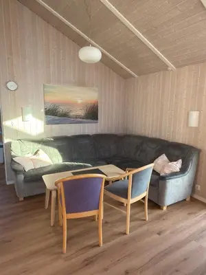 Ein Sitzbereich in der Unterkunft Fjordhaus am See - 6 Schlafzimmer, Seeblick, Sauna und Whirlpool