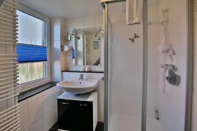 Ein Badezimmer in der Unterkunft Bernstein, BS5