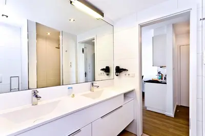 Ein Badezimmer in der Unterkunft Alte Liebe, RA109