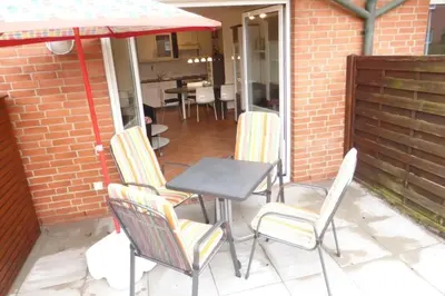 Ein Patio oder anderer Außenbereich in der Unterkunft Stranddüne, D13