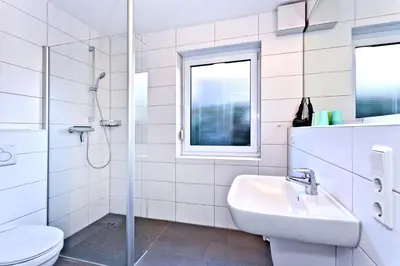 Ein Badezimmer in der Unterkunft Ruge Bries, RB10