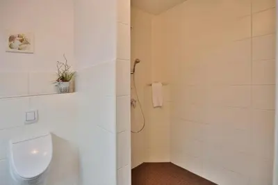 Ein Badezimmer in der Unterkunft Grooten Steen, GS3