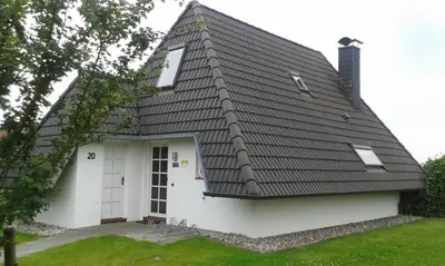 Das Gebäude in dem sich das Ferienhaus befindet