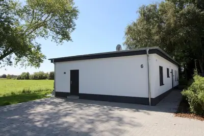 Das Gebäude in dem sich das Ferienhaus befindet