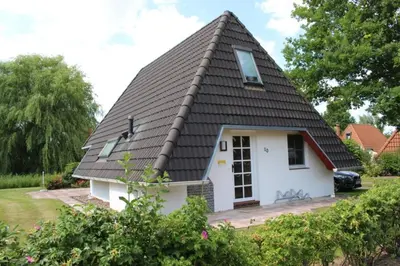 Das Gebäude in dem sich das Ferienhaus befindet