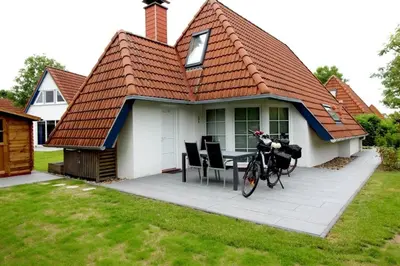 Das Gebäude in dem sich das Ferienhaus befindet