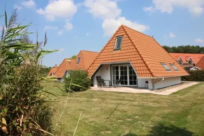 Das Gebäude in dem sich das Ferienhaus befindet