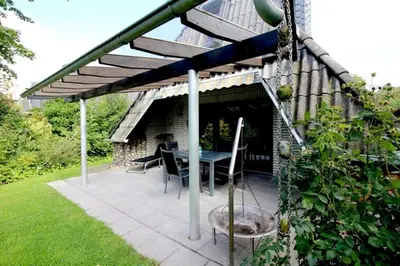 Ein Garten an der Unterkunft SV2 Opi-Huck 20