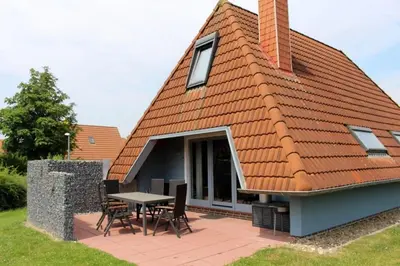 Das Gebäude in dem sich das Ferienhaus befindet