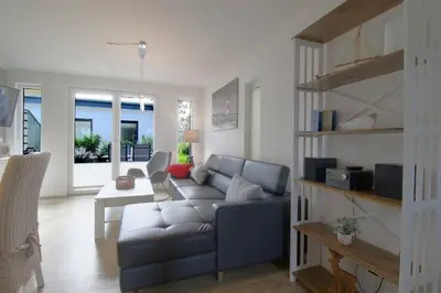 Ein Sitzbereich in der Unterkunft KW4c Haus Deichbrand