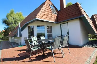 Das Gebäude in dem sich das Ferienhaus befindet