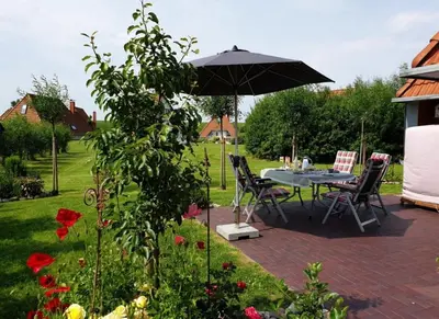 Ein Garten an der Unterkunft SV3 Lale Andersen 7 Wiesenpieper