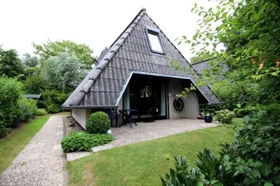 Ein Garten an der Unterkunft SV2 Robbenplate 16