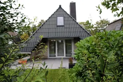 Ein Garten an der Unterkunft SV2 Robbenplate 17