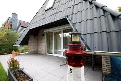 Das Gebäude in dem sich das Ferienhaus befindet