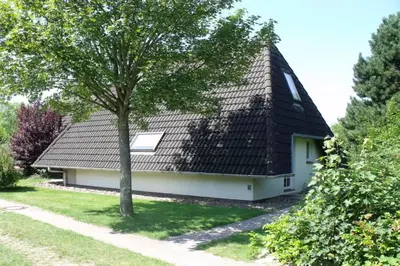 Das Gebäude in dem sich das Ferienhaus befindet