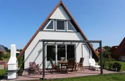 Das Gebäude in dem sich das Ferienhaus befindet