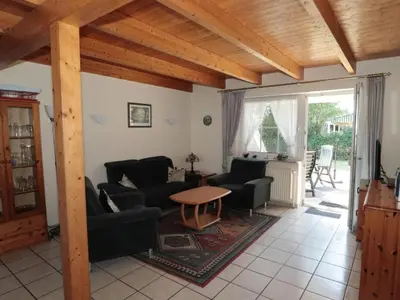 Ein Sitzbereich in der Unterkunft Holiday Home Haus Seehund by Interhome