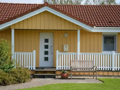 Das Gebäude in dem sich das Ferienhaus befindet