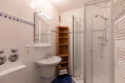 Ein Badezimmer in der Unterkunft Terrassenhaus, Whg 7
