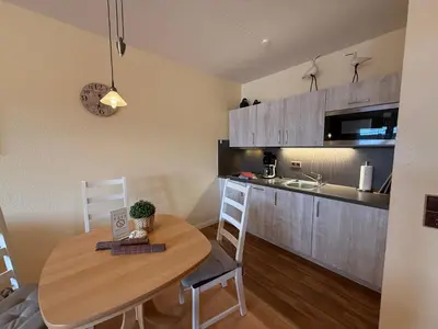 Küche/Küchenzeile in der Unterkunft Strandresidenz Rosengarten, Hohenzollernstr 30, App 110