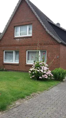 Ein Garten an der Unterkunft Ferienwohnnung Westerwarft