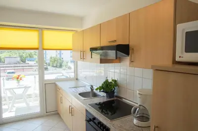 Küche/Küchenzeile in der Unterkunft Strandhaus Nordseebrandung Fewo A1.1