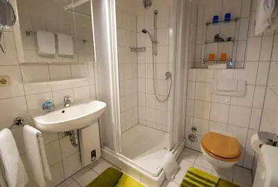 Ein Badezimmer in der Unterkunft Hannoversche Straße 50