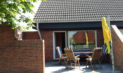 Das Gebäude in dem sich das Ferienhaus befindet
