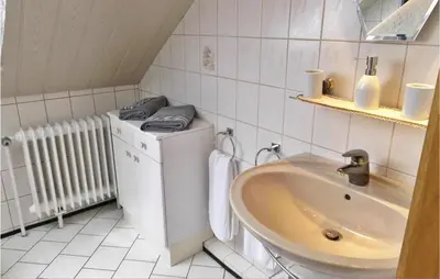 Ein Badezimmer in der Unterkunft Nice Apartment In Osterbruch With Wifi